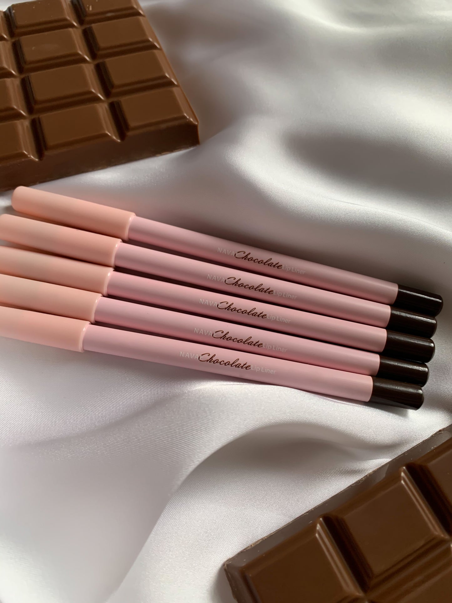 NAVAE Chocolate Lip Liner